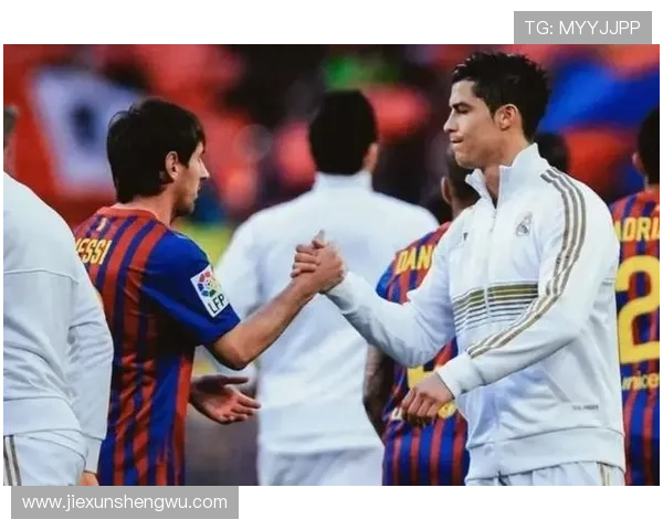 梅西与C罗再度同场竞技，吸引球迷关注未来足坛竞争格局