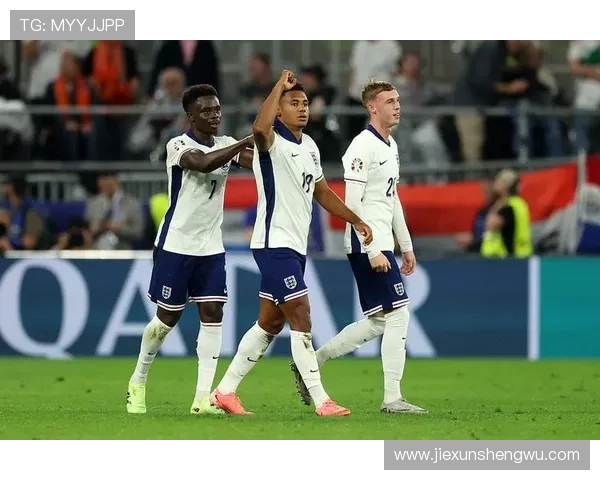 沃特金斯与福登:英格兰进攻核心角色及战术适配性对比 沃特金斯与福登:英格兰进攻核心角色及战术适配性对比